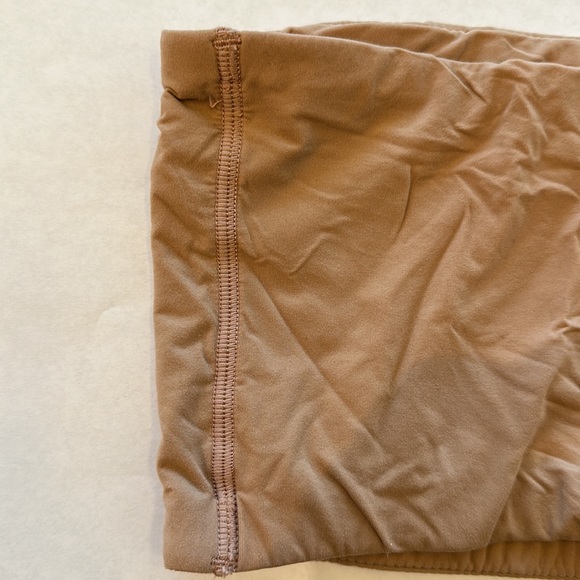 SKIMS Fits Everybody Bandeau Bra - Picture 7 of 7